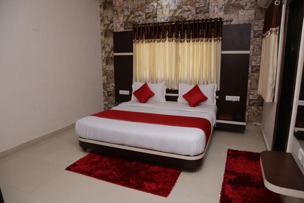 Dwārka Hotel Rudra Plaza المظهر الخارجي الصورة