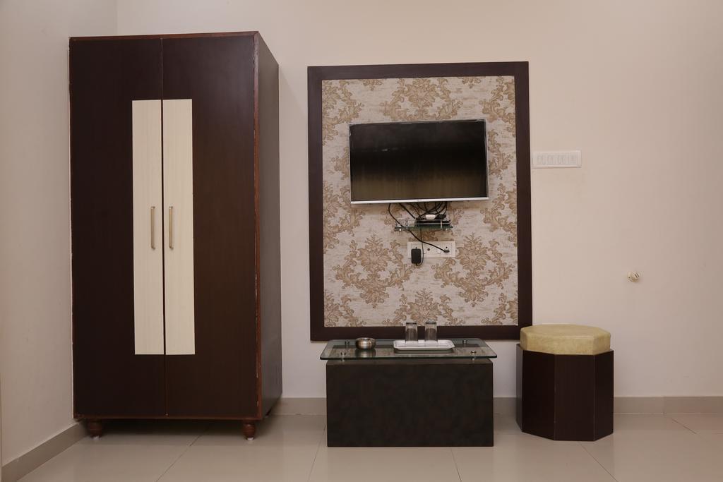 Dwārka Hotel Rudra Plaza المظهر الخارجي الصورة