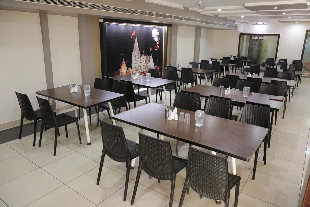 Dwārka Hotel Rudra Plaza المظهر الخارجي الصورة